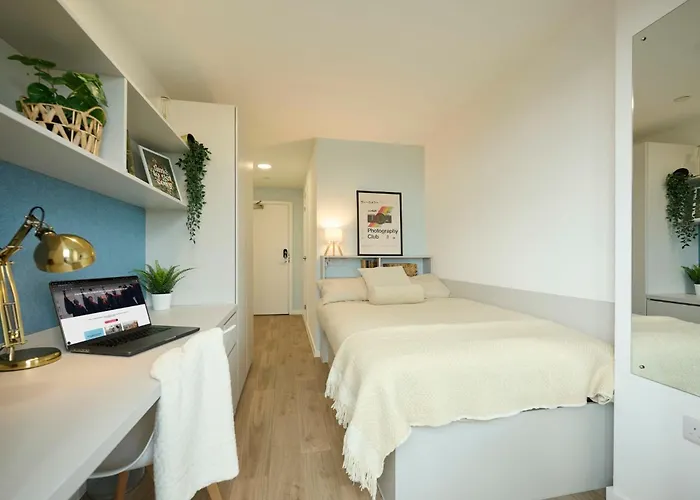 For Students Only Brigg Point In * Bristol