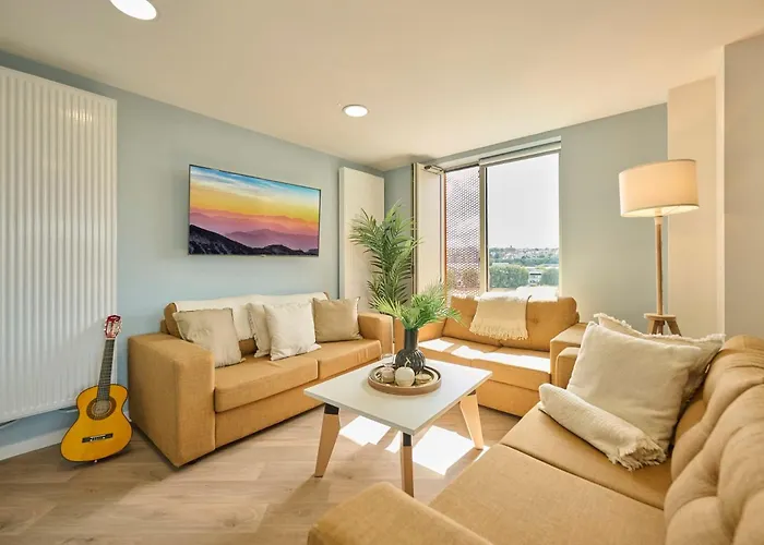 For Students Only Brigg Point In * Bristol