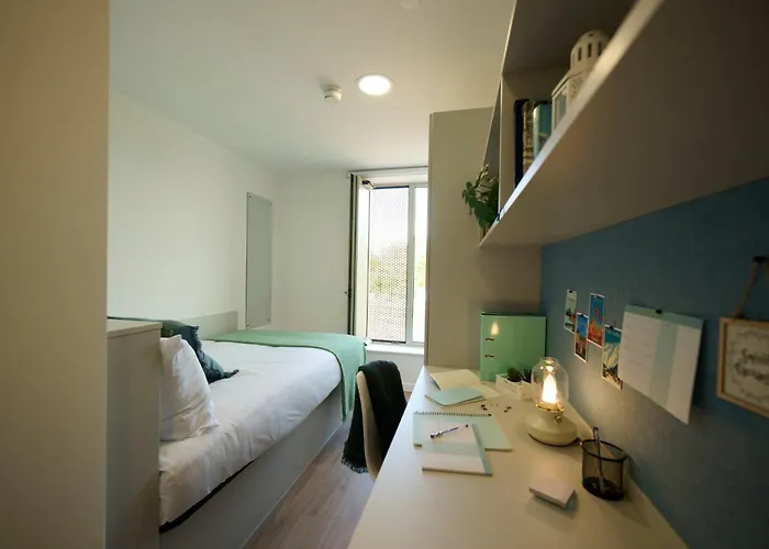 For Students Only Brigg Point In * Bristol